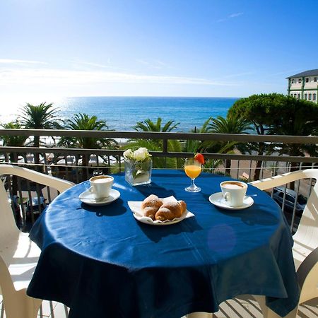 Hotel Lido Pietra Ligure Exteriör bild