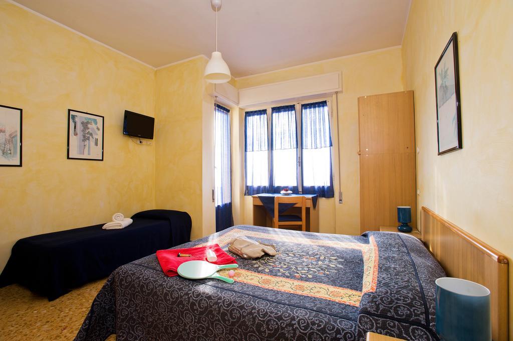Hotel Lido Pietra Ligure Rum bild
