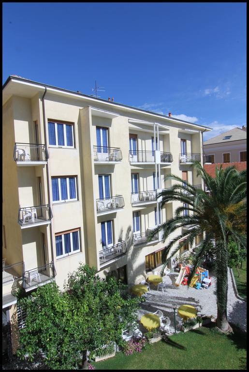 Hotel Lido Pietra Ligure Exteriör bild