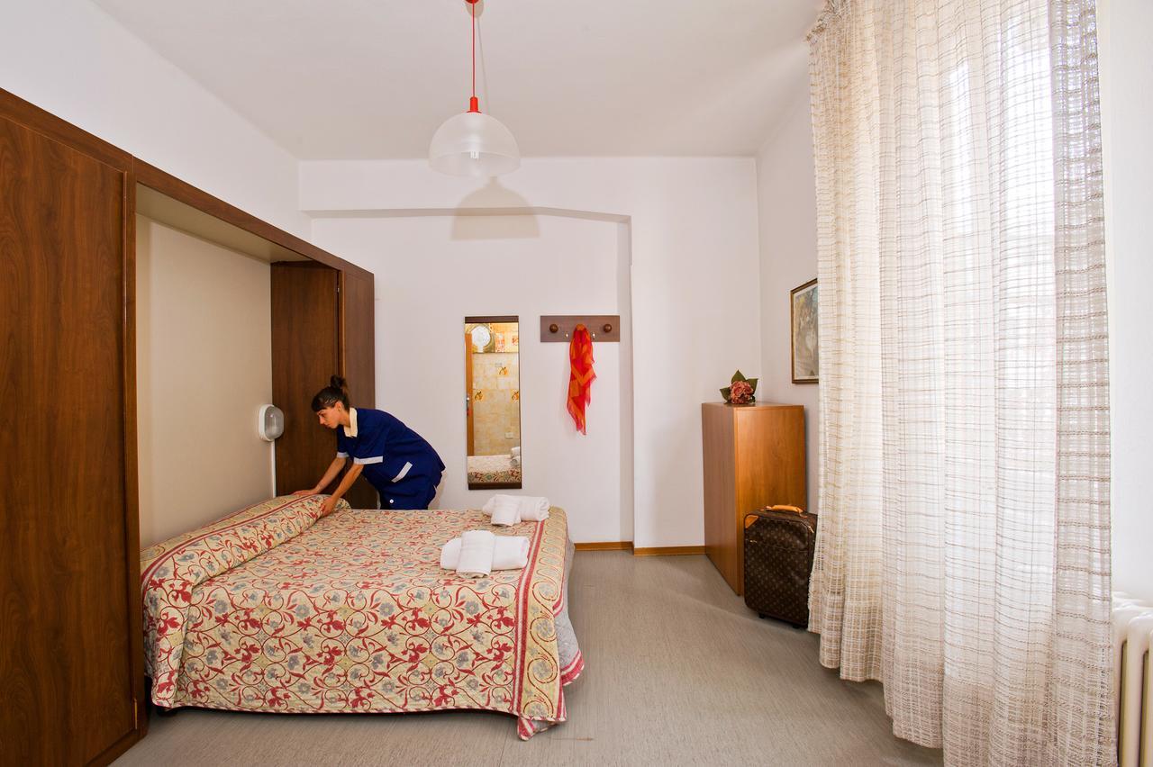 Hotel Lido Pietra Ligure Exteriör bild