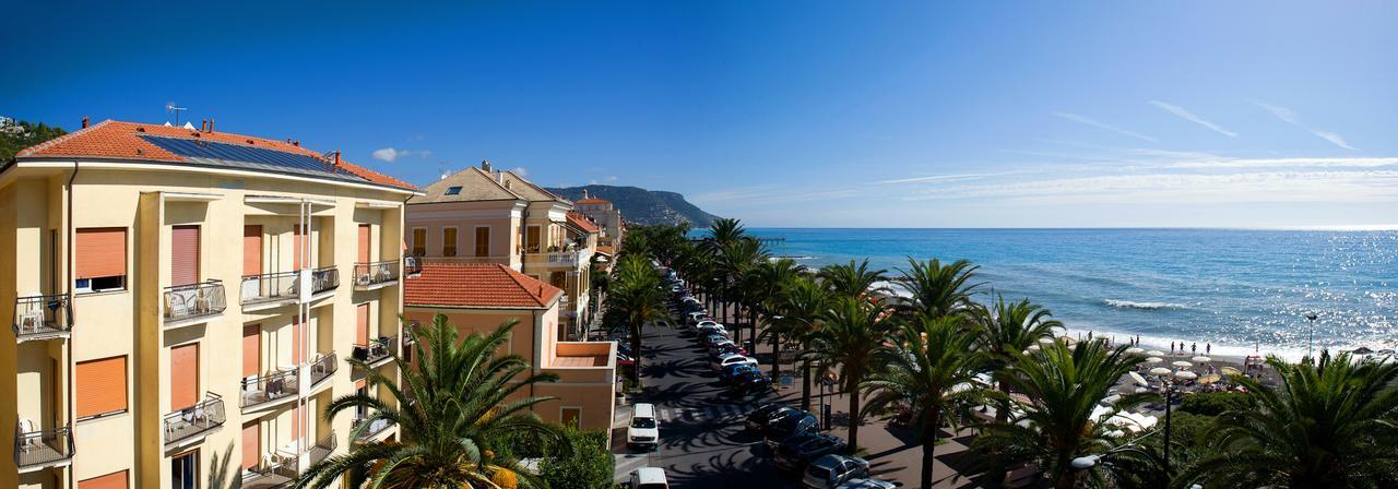 Hotel Lido Pietra Ligure Exteriör bild